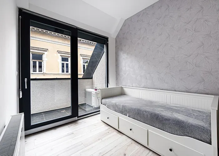 Dob Six * Budapest